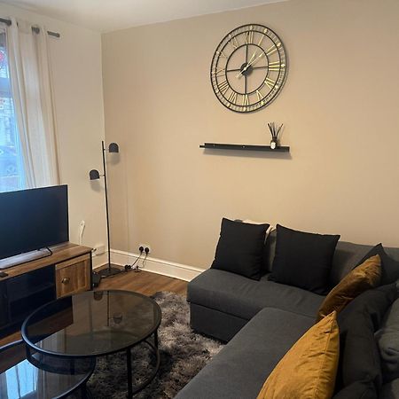 Home Sweet Home In Rg1 With Free Parking Reading Luaran gambar