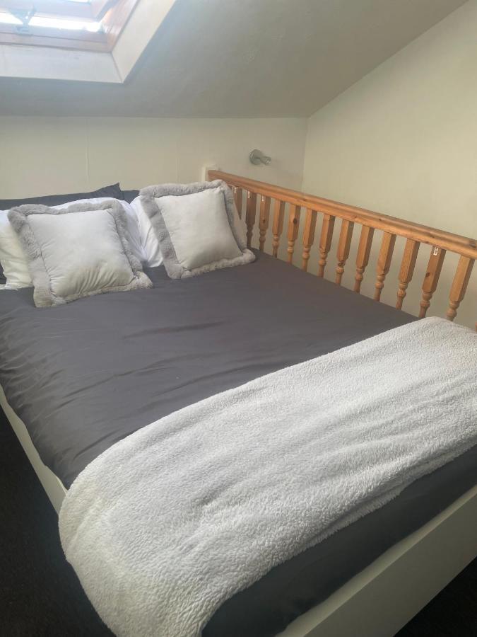 Home Sweet Home In Rg1 With Free Parking Reading Luaran gambar