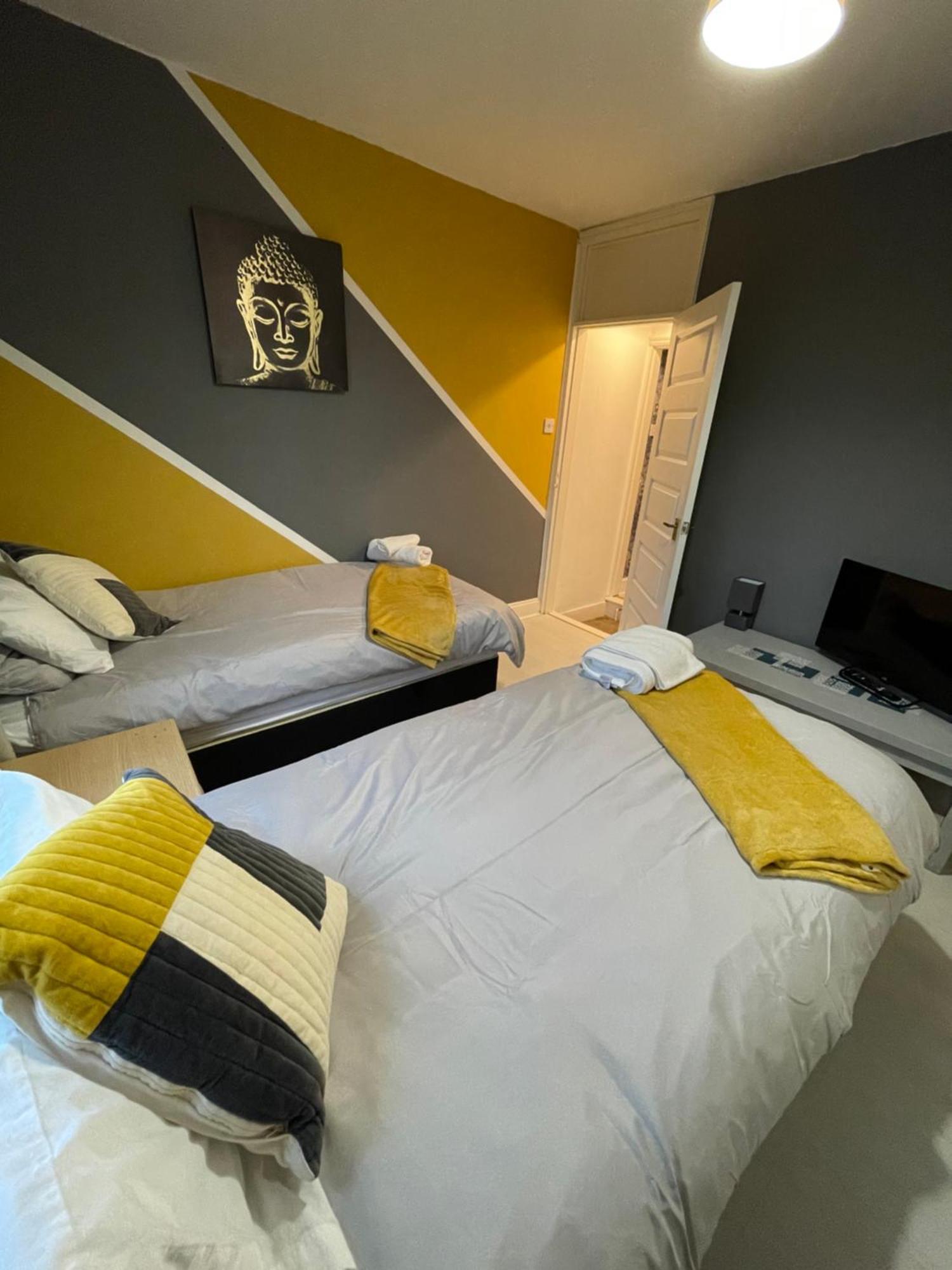 Home Sweet Home In Rg1 With Free Parking Reading Luaran gambar