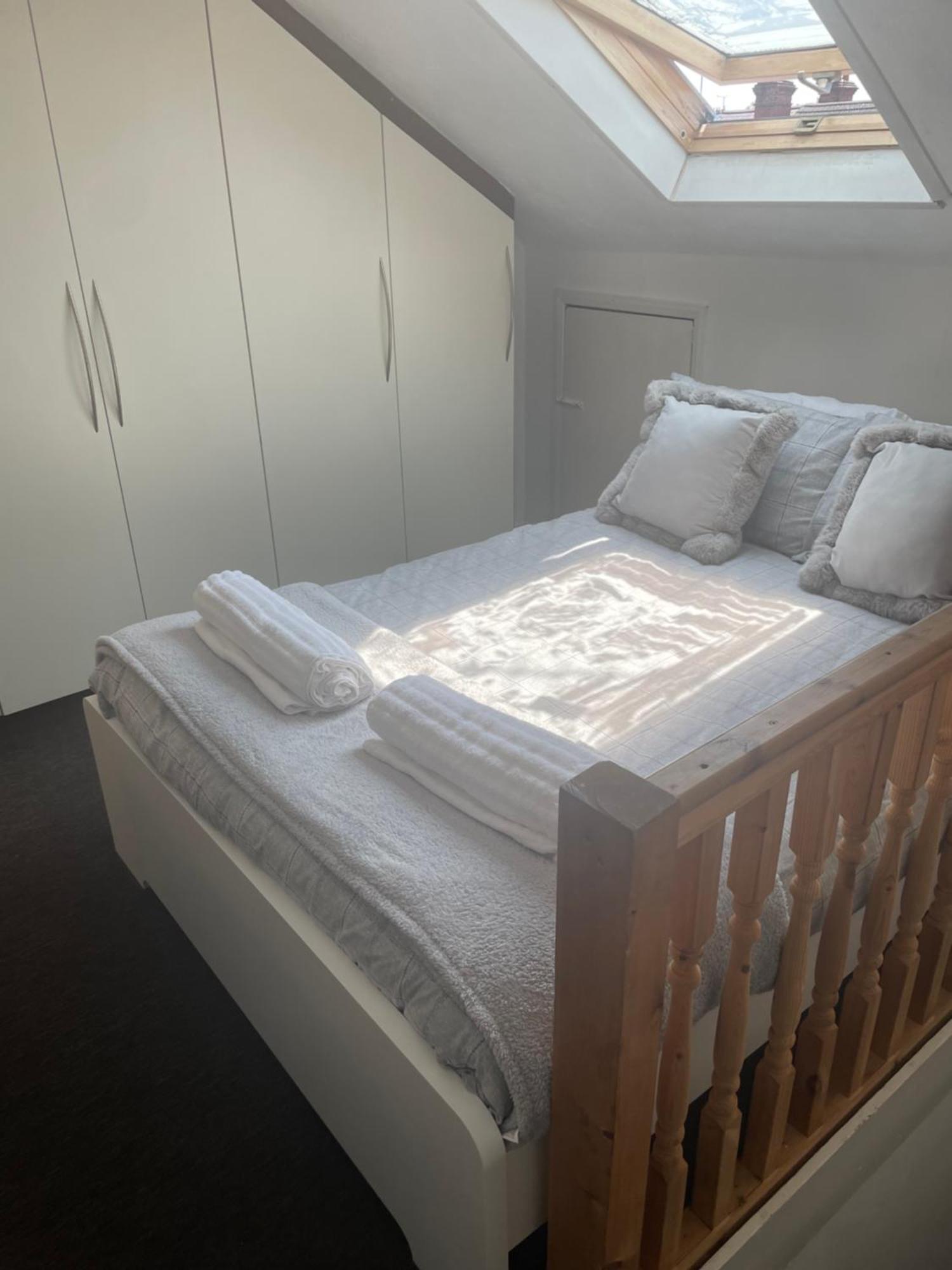 Home Sweet Home In Rg1 With Free Parking Reading Luaran gambar