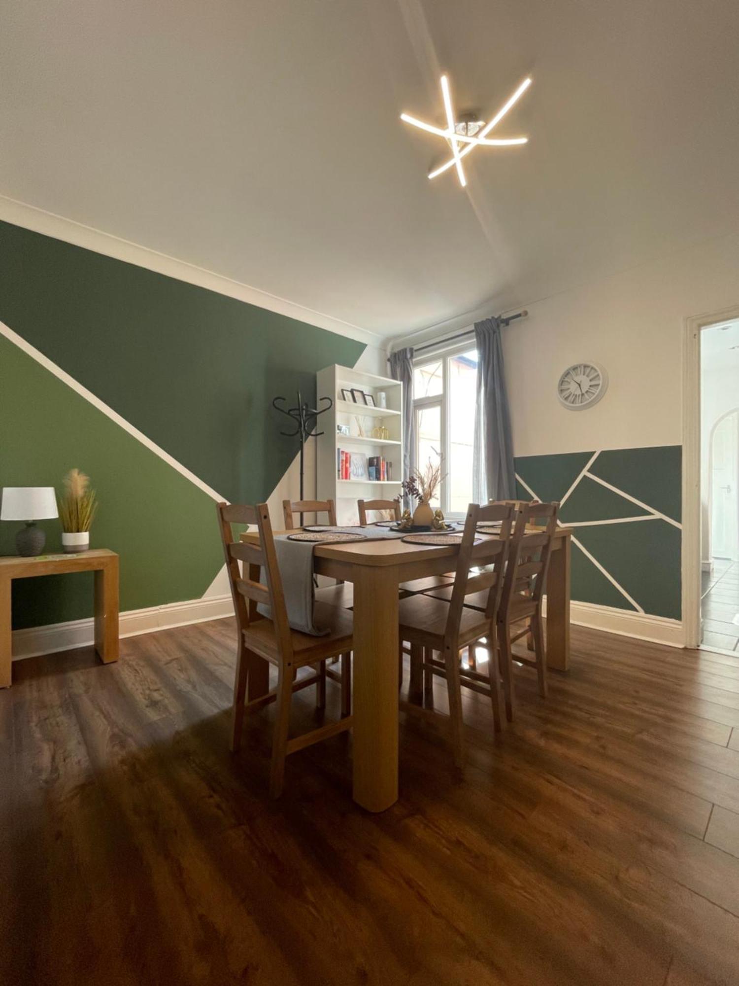 Home Sweet Home In Rg1 With Free Parking Reading Luaran gambar