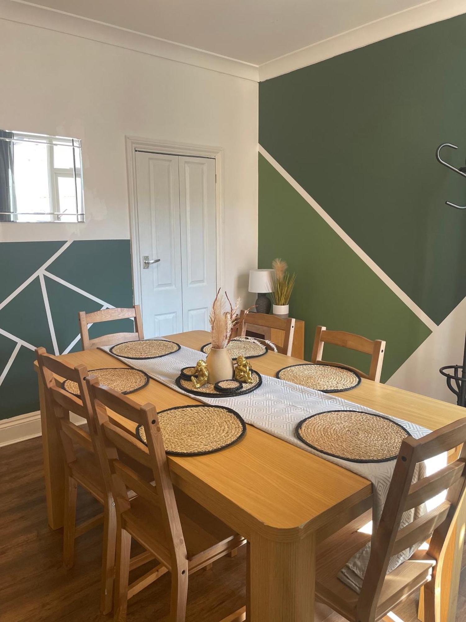 Home Sweet Home In Rg1 With Free Parking Reading Luaran gambar