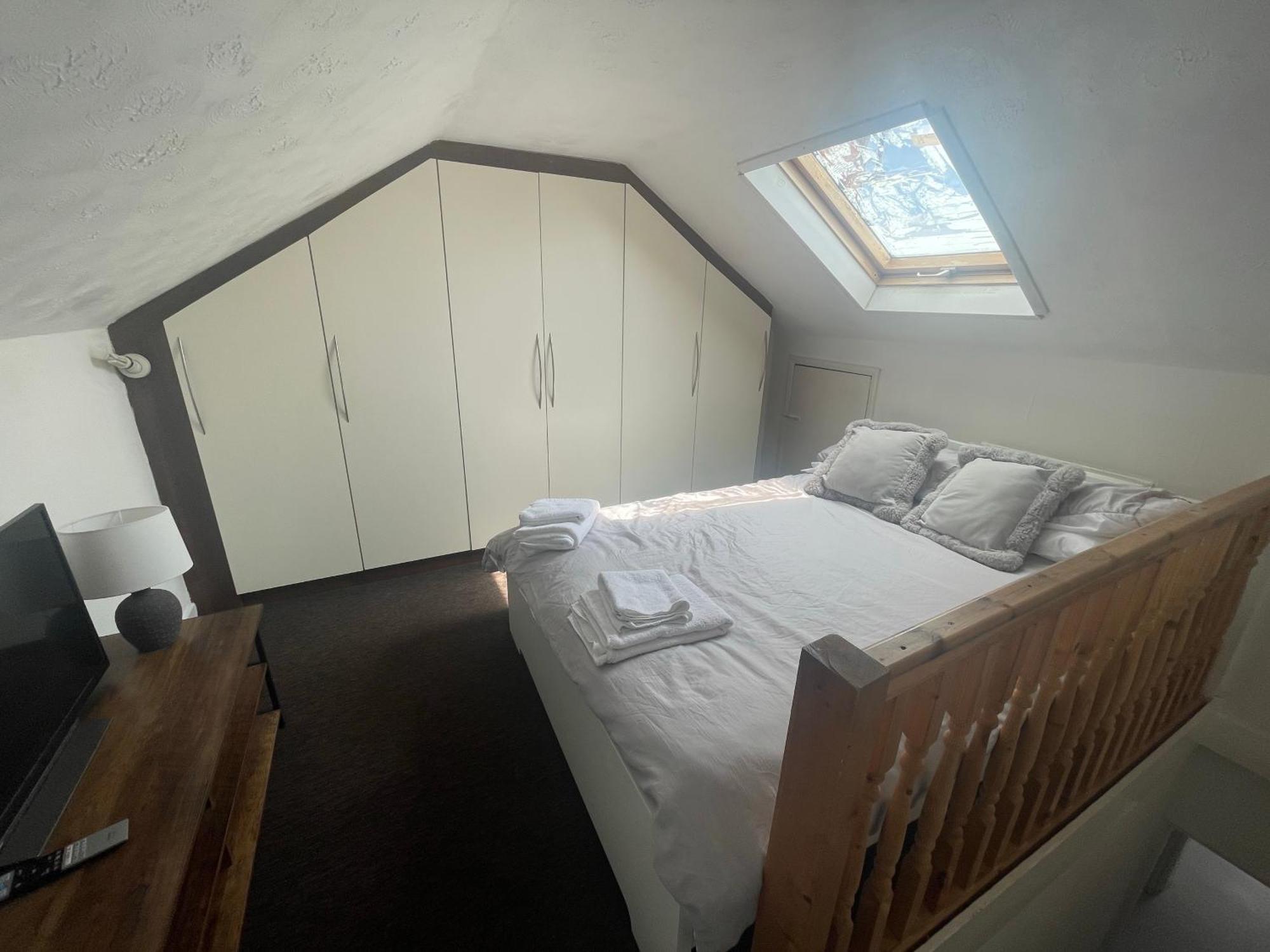Home Sweet Home In Rg1 With Free Parking Reading Luaran gambar