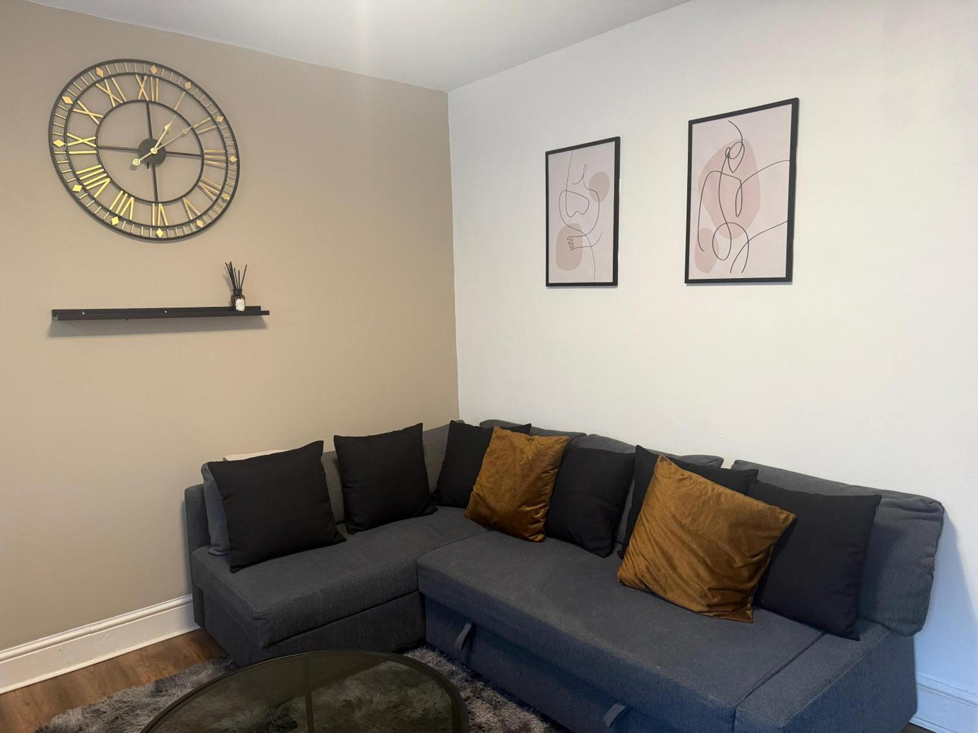 Home Sweet Home In Rg1 With Free Parking Reading Luaran gambar